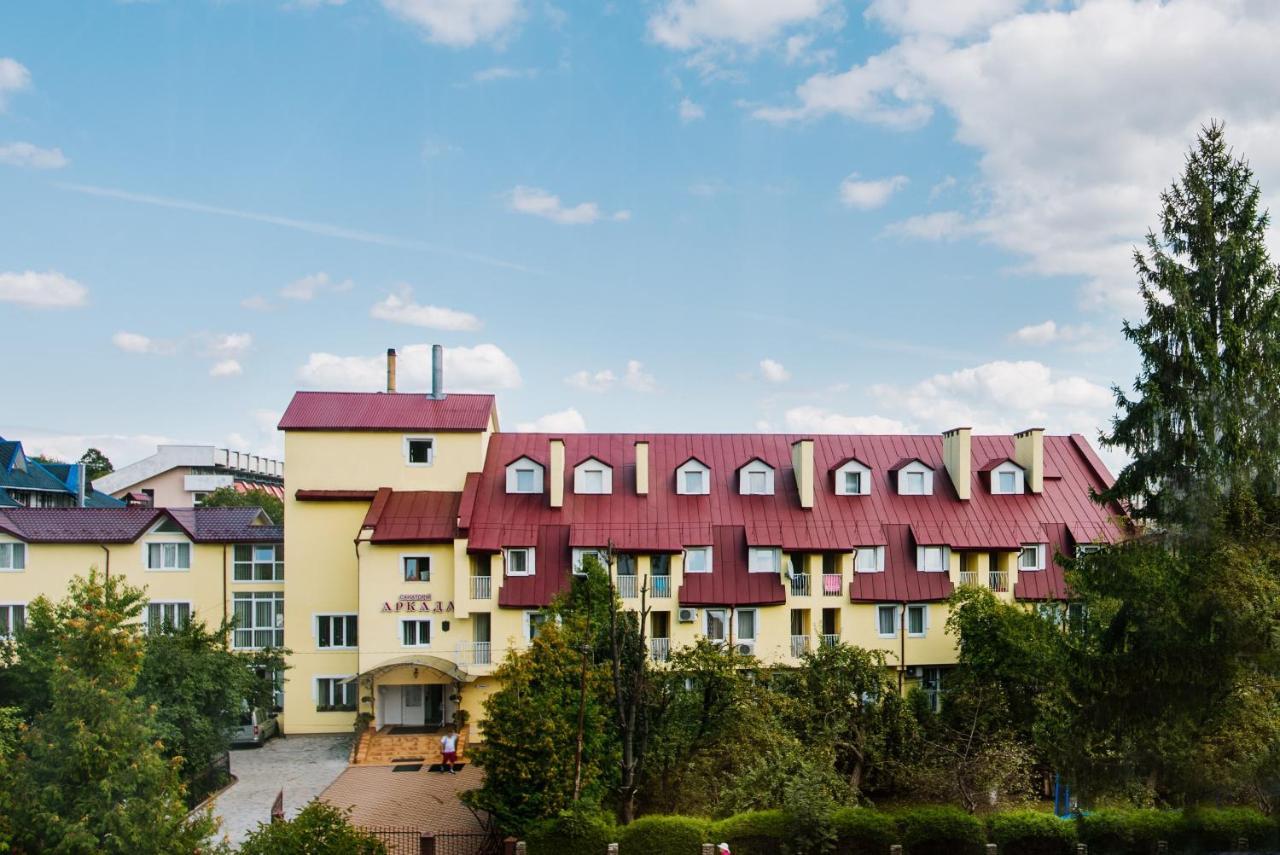 Отель Arkada Sanatorium Трускавец Экстерьер фото